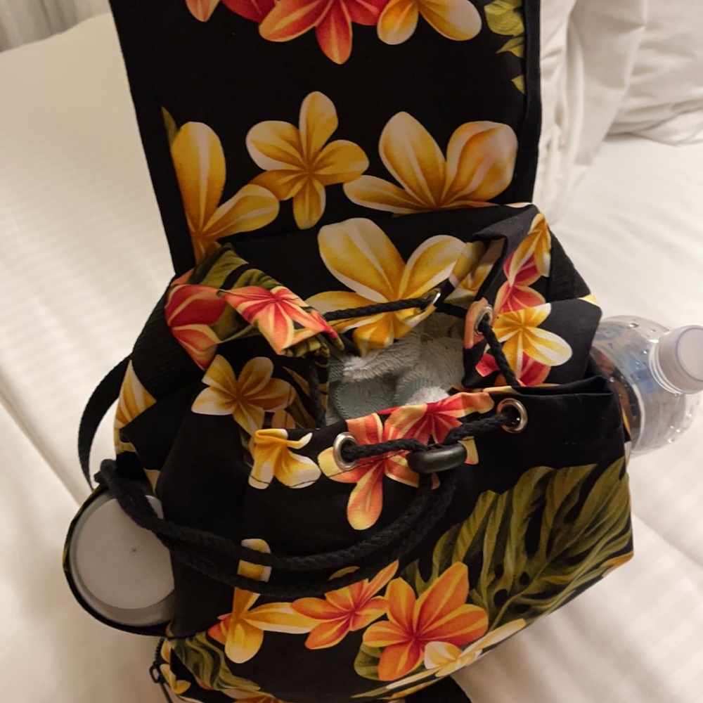 Small/compact backpack - Picture 3 of 5